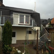 balkon mit treppe